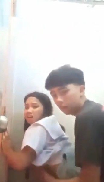 Background nonton video viral Bocil Hampir Ketauan Ngewe Diwc